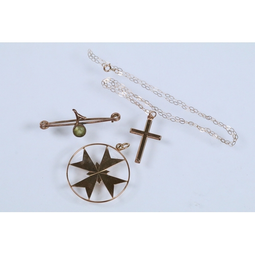 137 - Group of jewellery to include a 9ct gold cross pendant (marked 9ct to clasp), 9ct and green stone ba... 