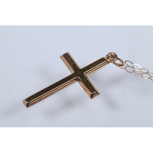 137 - Group of jewellery to include a 9ct gold cross pendant (marked 9ct to clasp), 9ct and green stone ba... 