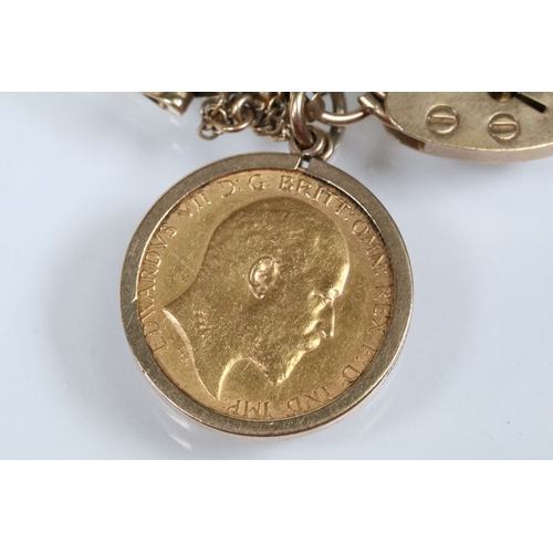 124 - 9ct gold gate link bracelet with heart padlock clasp, having a 1906 half sovereign set to clasp. Bra... 