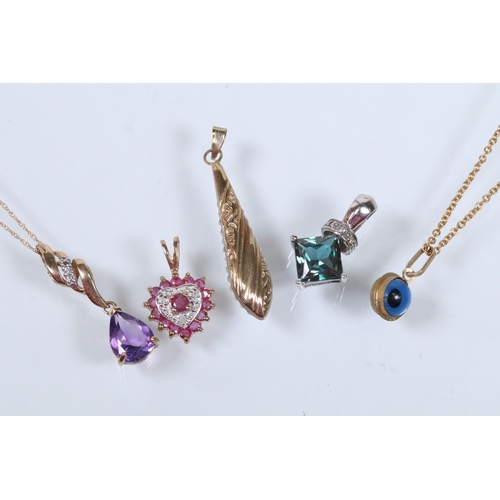 131 - Group of gold pendants to include a 9ct and amethyst pendant necklace with a fine link chain (pendan... 