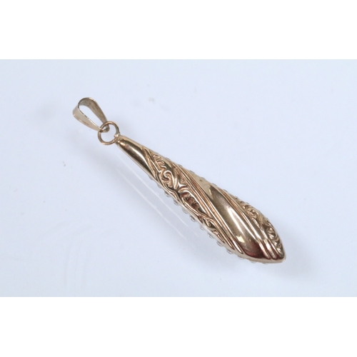 131 - Group of gold pendants to include a 9ct and amethyst pendant necklace with a fine link chain (pendan... 