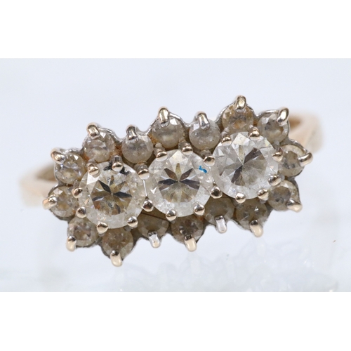 150 - 14ct gold and cz cluster ring set with round cut cz's. Marked 14k. Size Q.