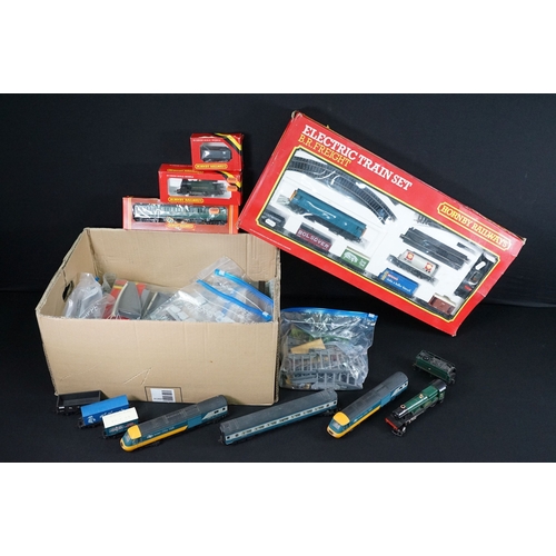 Collection of Hornby OO gauge model railway to include boxed R785 BR ...