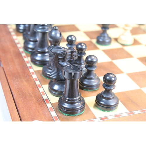 Jacques London boxed wooden chess set with inlaid detail board (1)