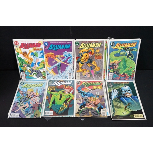 Comics - Around 370 comics to include DC Comics, Marvel, Dark Horse and ...