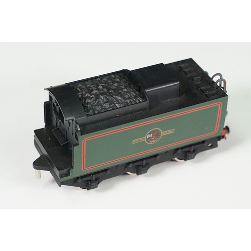 15 - Four Wrenn OO gauge locomotives within incorrect or repro boxes to include Clan Line (repro box & na... 
