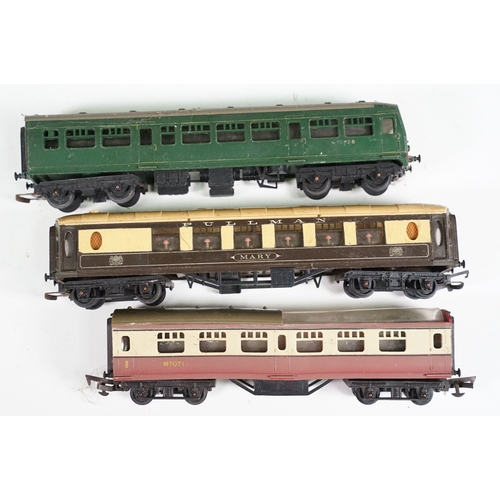 37 - 40 OO gauge items of rolling stock, all various coaches to include Hornby Dublo, Hornby, Triang, Lim... 