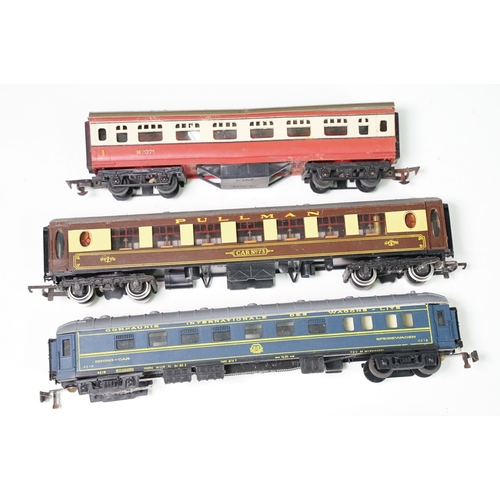 37 - 40 OO gauge items of rolling stock, all various coaches to include Hornby Dublo, Hornby, Triang, Lim... 