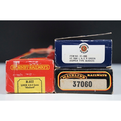 Three boxed OO gauge locomotives including Hornby R077 LNER 4-6-2 Loco ...
