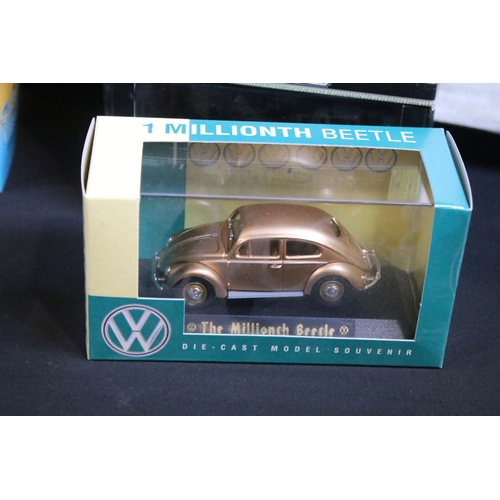 162 - 19 Boxed diecast models to include 2 x Lledo Paul Smith True Brit models, Lledo Days Gone Vanguards ... 