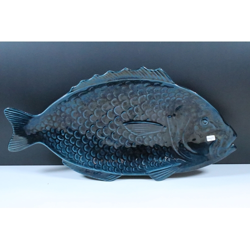 28 - 20th century vintage Shorter & Sons large fish plate, W 52cm together with six fish plates and a sau... 
