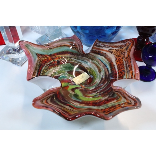 71 - Collection of glassware, to include: Cristal D'Arques-Durand Ancenis Cubist Facet Vase, 22cm high, t... 