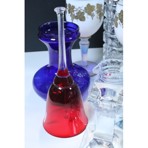 71 - Collection of glassware, to include: Cristal D'Arques-Durand Ancenis Cubist Facet Vase, 22cm high, t... 