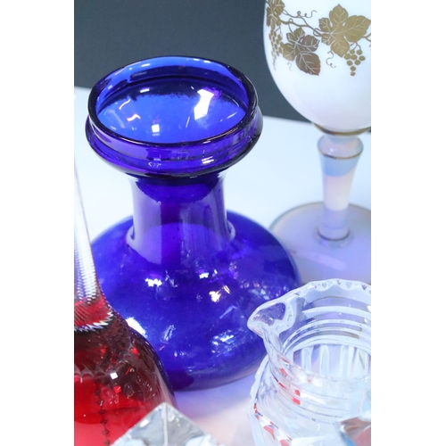 71 - Collection of glassware, to include: Cristal D'Arques-Durand Ancenis Cubist Facet Vase, 22cm high, t... 