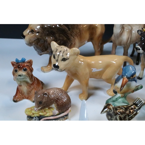 75 - Group of 20th century assorted ceramic animal and bird figurines to include Beswick and Goebel examp... 
