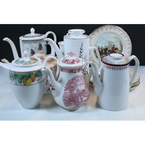 76 - Quantity of tea and coffee pots to include Royal Albert, Crown Devon, Wedgwood and Adams examples to... 