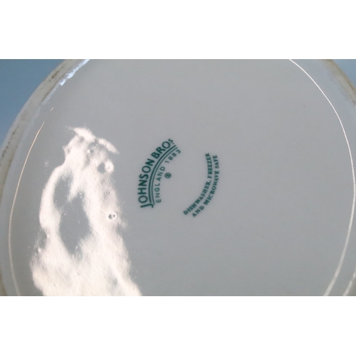 76 - Quantity of tea and coffee pots to include Royal Albert, Crown Devon, Wedgwood and Adams examples to... 