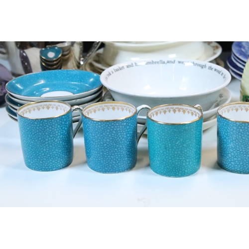 86 - Collection of Royal Doulton Bunnykins, to include: a cup and saucer, eggcup, baby's bowl and others,... 