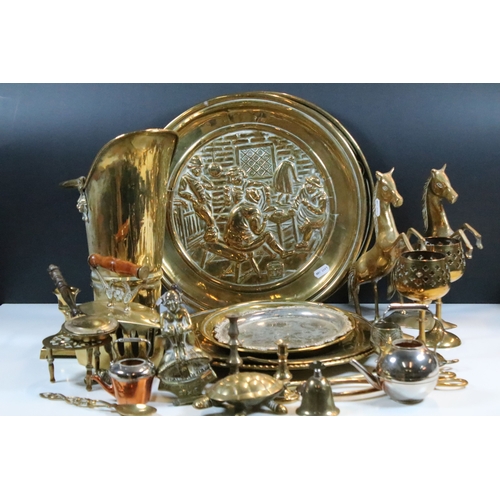 342 - Collection of brass to include wall plates, small coal scuttle, iron, goblets, horse figures, etc (1... 