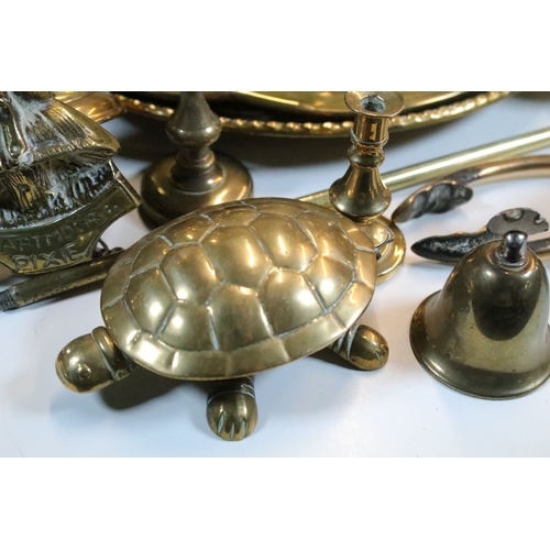 342 - Collection of brass to include wall plates, small coal scuttle, iron, goblets, horse figures, etc (1... 