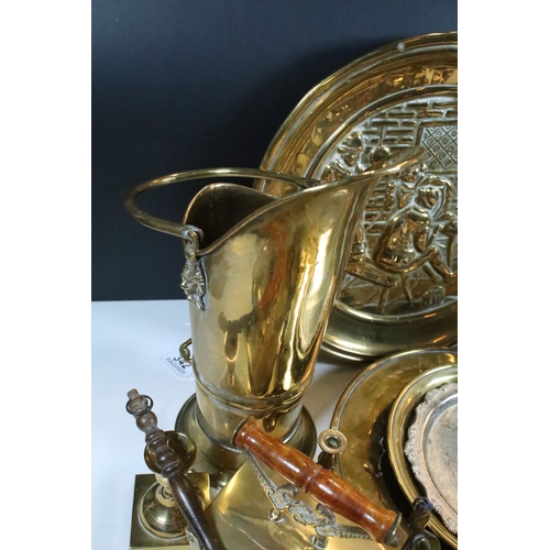 342 - Collection of brass to include wall plates, small coal scuttle, iron, goblets, horse figures, etc (1... 
