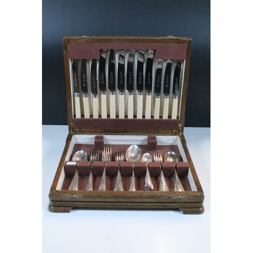 351 - Canteen of cutlery by Lewis Rose & Co Sheffield, within oak case