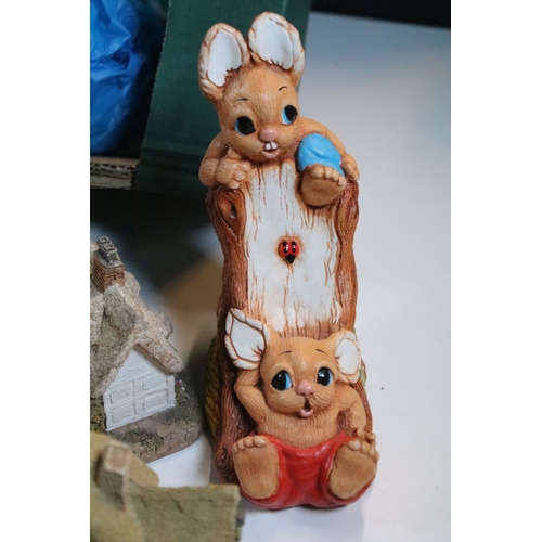 361 - Selection of Lilliput Lane to include 'Clare Cottage', 'Robins Gate' and other miniature cottage mod... 