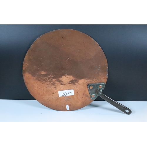 362 - Group of antique copper items to include pan lid, cider ladle and a horn (1 box)