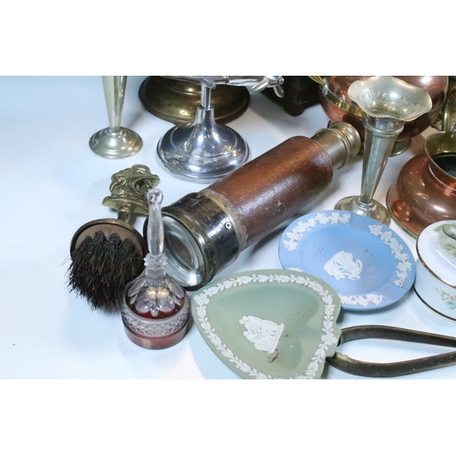 368 - Collection of mixed metalwares, to comprise a pair of William Tonks & Sons brass candlesticks, a thr... 