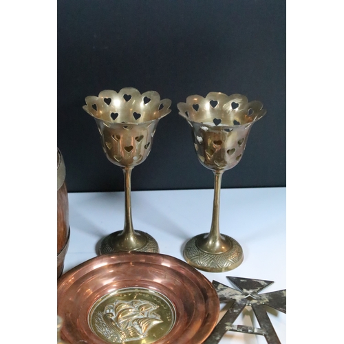 370 - Group of metalware to include small decorative plates, Schweppes and Perrier ashtrays, small coopere... 