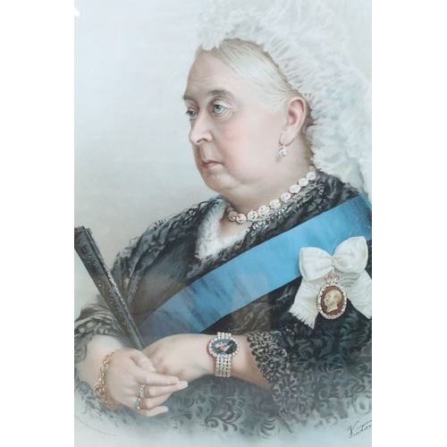 480 - Early 20th century English school, head and shoulders portrait of a gentleman, indistinctly signed l... 