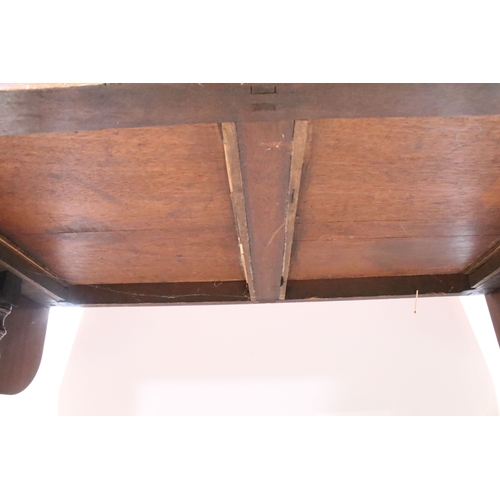 581 - 19th century mahogany sofa table, having cross-banded top with two frieze drawers and two dummy to t... 