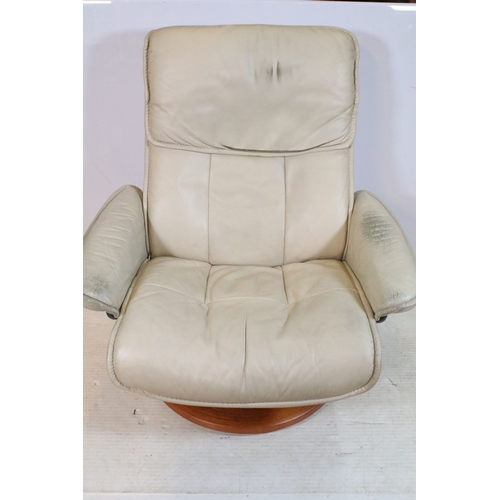 651 - Pair of Ekornes Stressless chairs, having beige upholstery, each with a corresponding footstool, W 8... 