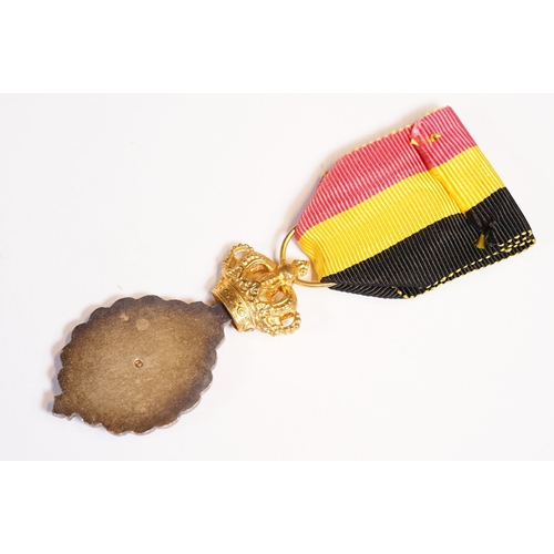 176 - 7 Belgium medals, including Order of the Crown, Labour Decorations, Leopold II 1896-1905 and other c... 