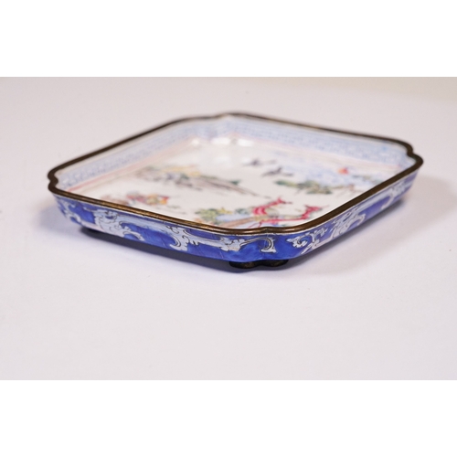 185 - 18th Century Chinese Qing Dynasty Qianlong period Canton enamel dish of square form decorated with v... 