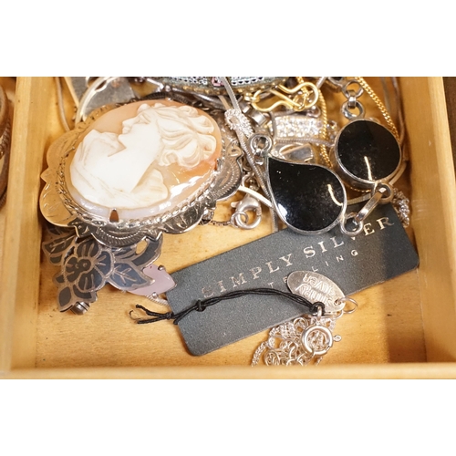 207 - A collection of costume and sterling silver jewellery to include Cameo brooch, bangles, necklaces ..... 