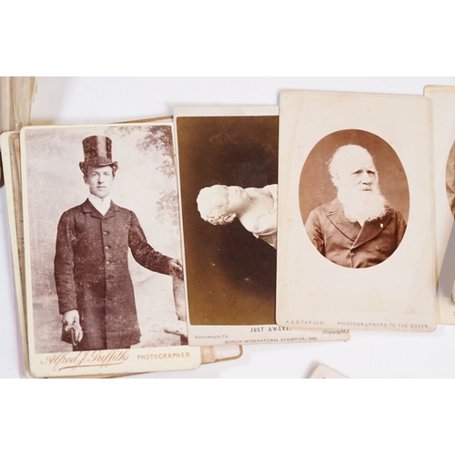 277 - A large collection of carte De Viste / CDV cabinet cards of various sizes to include People and Topo... 