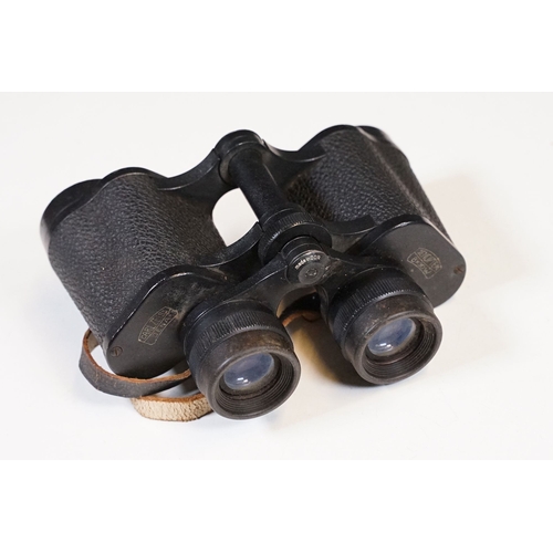 289 - A pair of Carl Zeiss Jena Jenoptem 8x30W field binoculars within original case together with a pair ... 