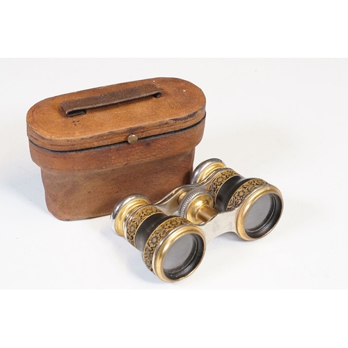 289 - A pair of Carl Zeiss Jena Jenoptem 8x30W field binoculars within original case together with a pair ... 