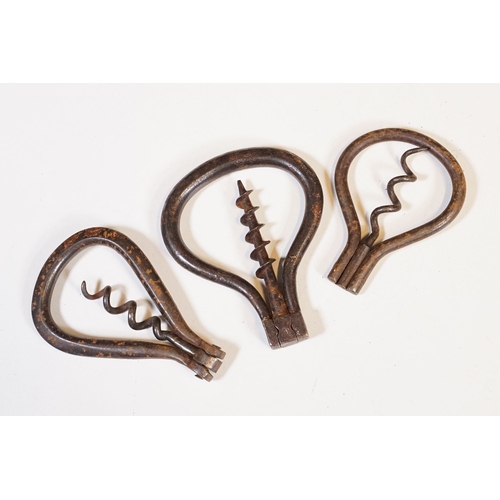 322 - 28 Victorian and later corkscrews, including folding, antler and wooden grip corkscrews