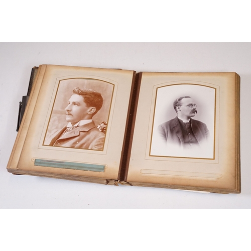 418 - A large collection of Carte De Viste / CDV calling card photographs contained within four fitted alb... 