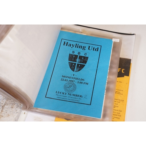 427 - Non League Football Programmes - Large collection of programmes from the 1950s onwards to include Il... 