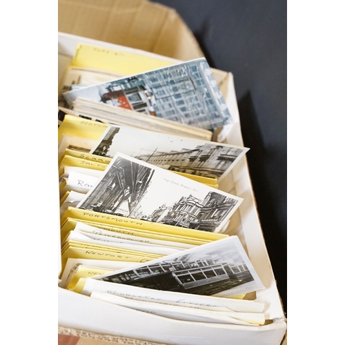 442 - A very large collection of photographic images of buses and trams.