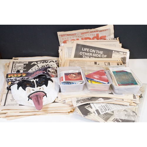 406 - A small collection of NME / New Musical Express newspaper magazines and a selection of backstage pas... 