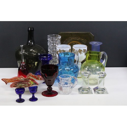 71 - Collection of glassware, to include: Cristal D'Arques-Durand Ancenis Cubist Facet Vase, 22cm high, t... 