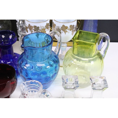 71 - Collection of glassware, to include: Cristal D'Arques-Durand Ancenis Cubist Facet Vase, 22cm high, t... 