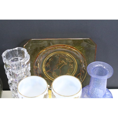 71 - Collection of glassware, to include: Cristal D'Arques-Durand Ancenis Cubist Facet Vase, 22cm high, t... 