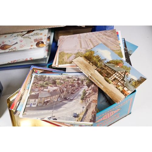 Large collection of early 20th century and later assorted postcards to ...