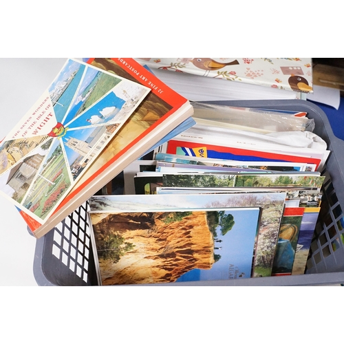 Large collection of early 20th century and later assorted postcards to ...