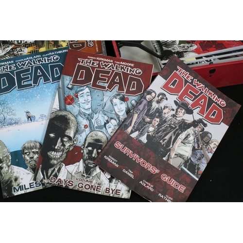 378 - Comics - Around 80 The Walking Dead related comics and graphic novel books including Image examples ... 